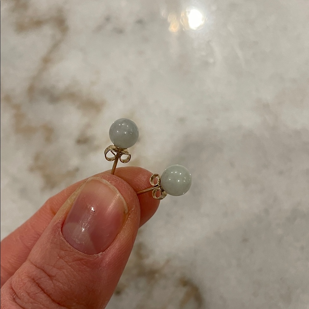 14 k gold Elegant Jade Stud Earrings